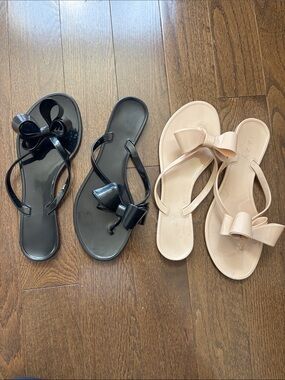 Women’s Bow Jelly Flip Flop Sandals - Black and Nude